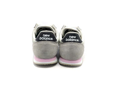 New Balance 220