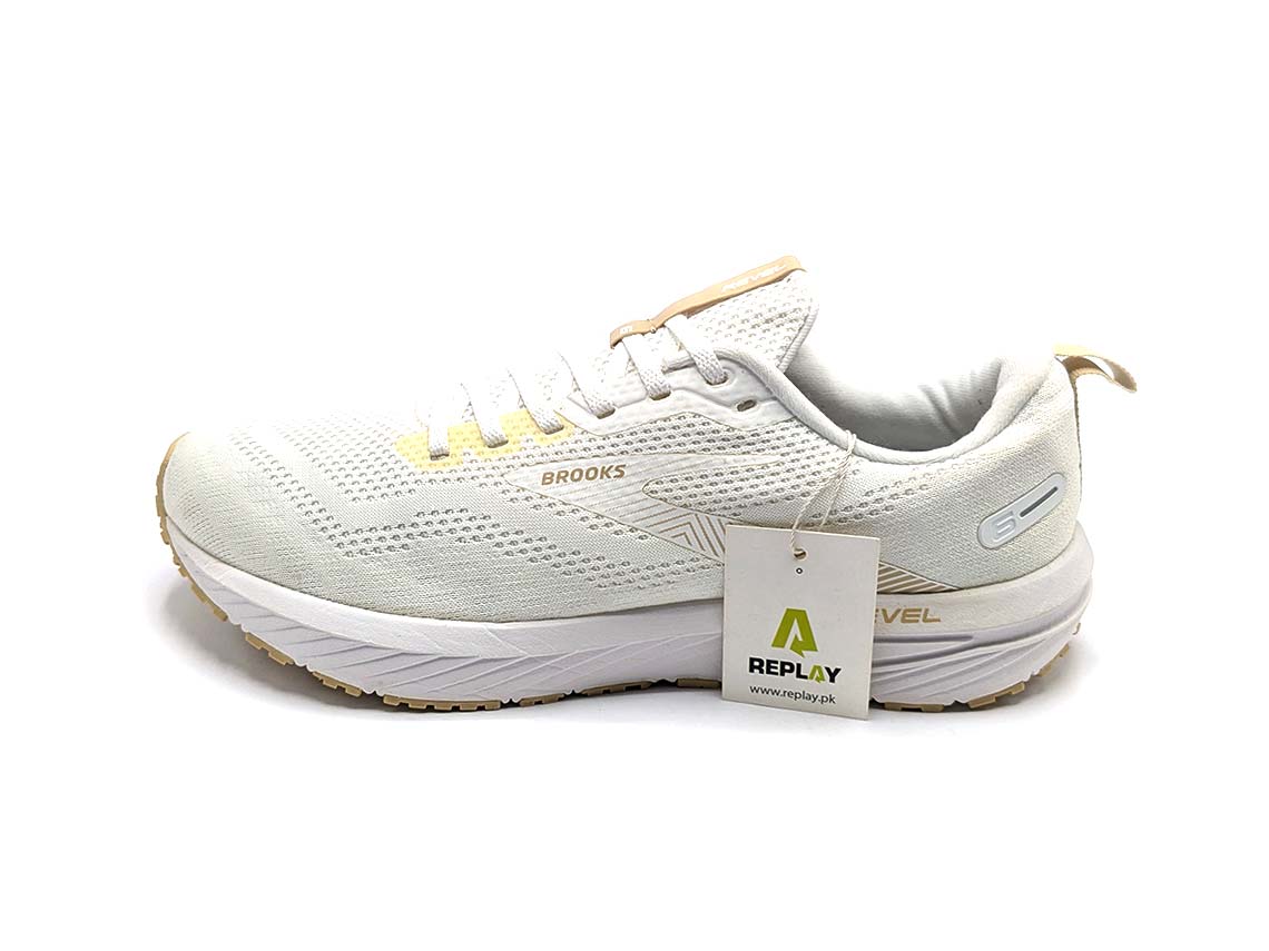 Brooks Revel 6