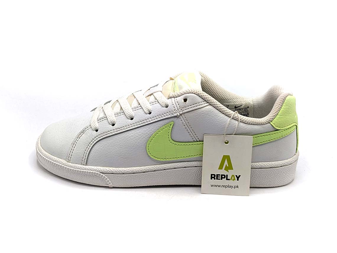 Nike Court Royale