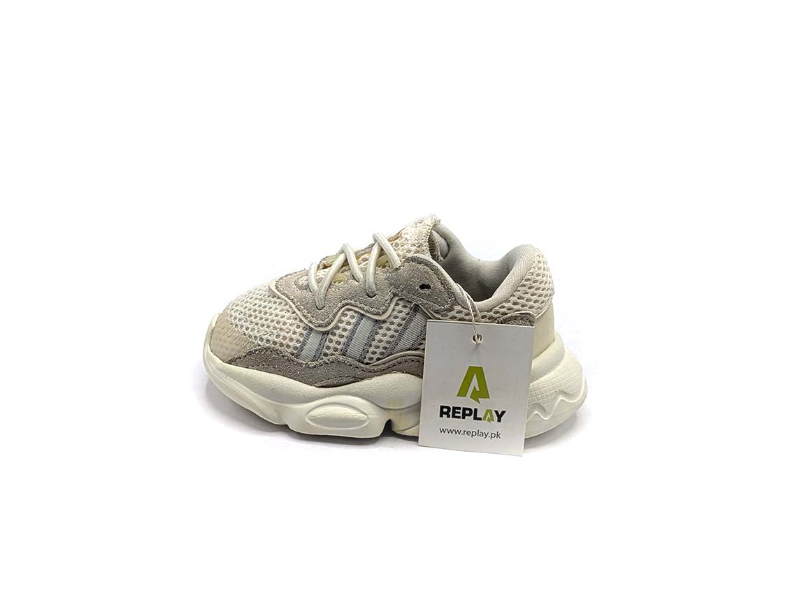 Adidas OZWEEGO