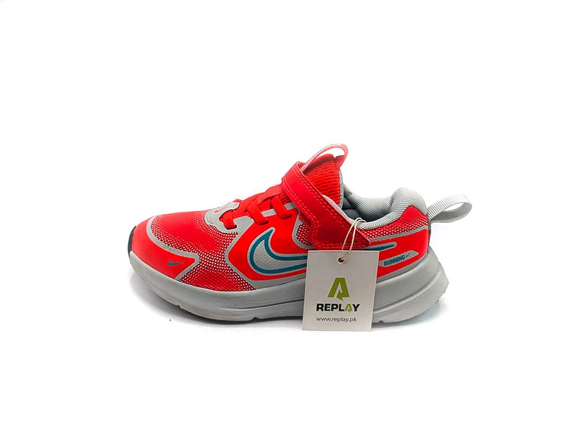 Nike Cosmic Runner