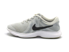 Nike Revolution 4