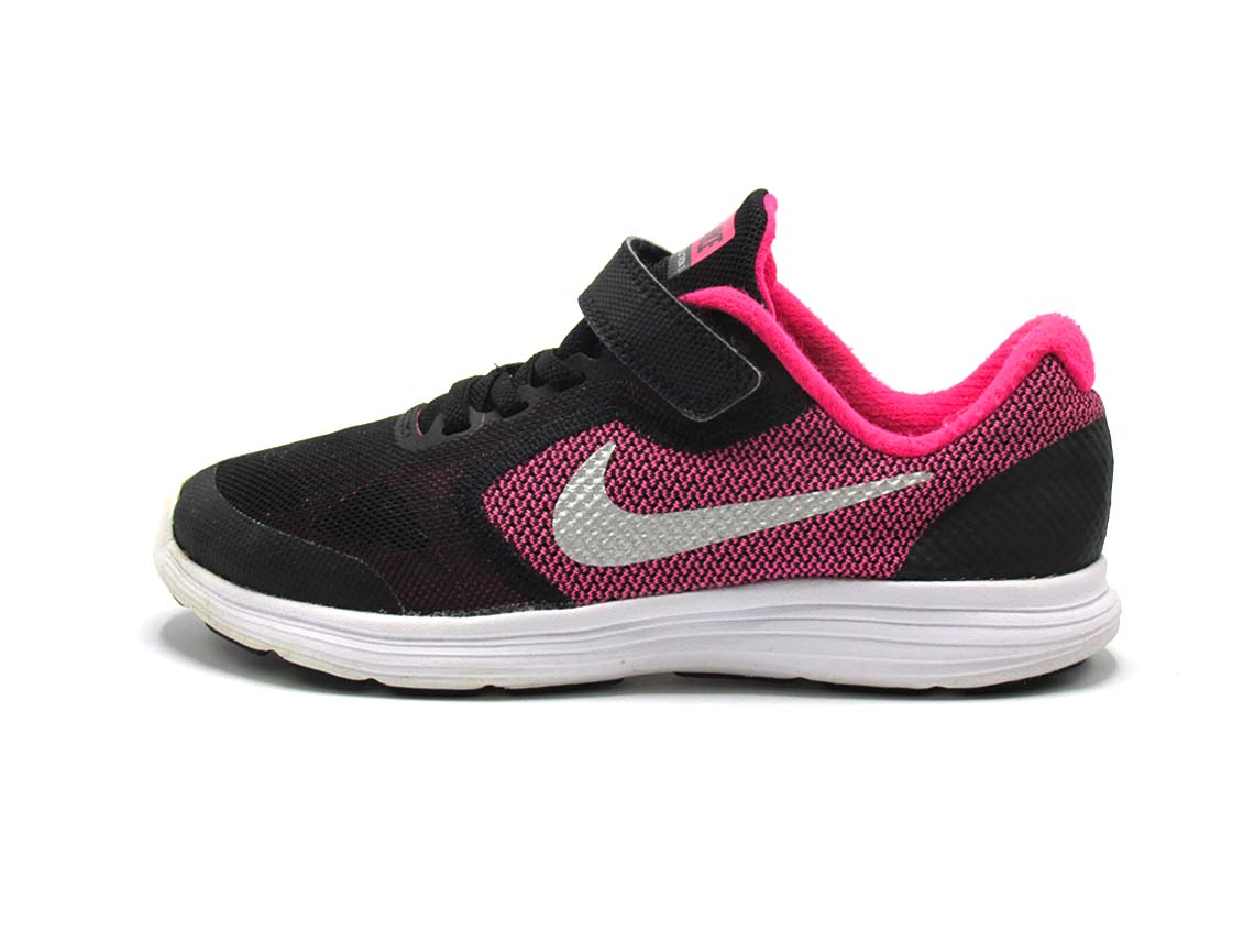 Nike Revolution 3