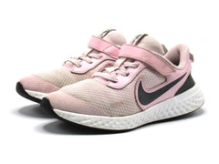 Nike Revolution 5