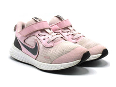 Nike Revolution 5