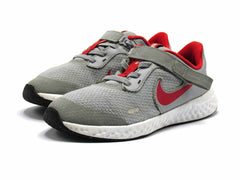 Nike Revolution 5