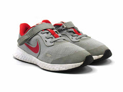 Nike Revolution 5